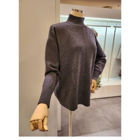 폴라 옆트임 단추장식 니트