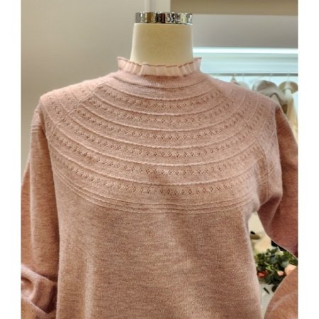 프릴넥 펀칭 니트