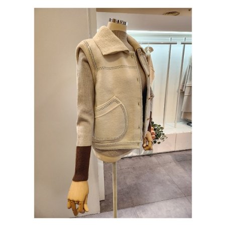 니트카라 스티치 디테일 베스트