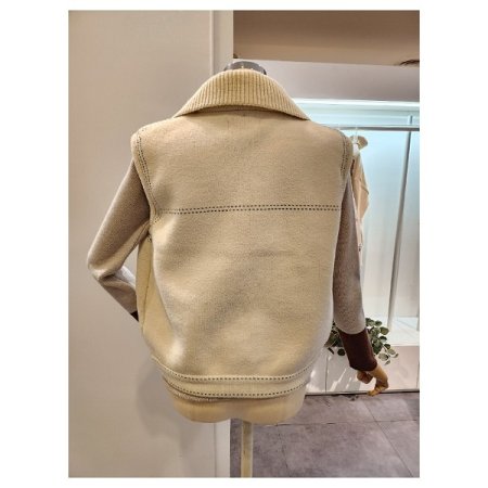 니트카라 스티치 디테일 베스트