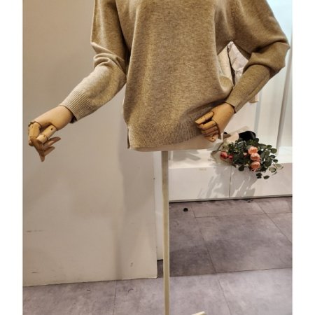 옆트임 폴라 기본 니트