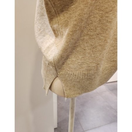 옆트임 폴라 기본 니트