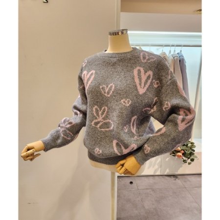 하트 패턴 라운드넥 니트