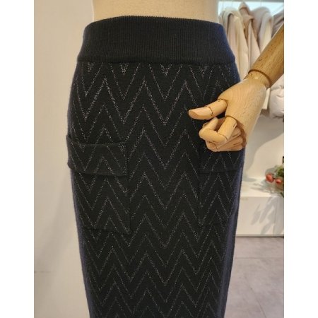 뒷트임 양포켓 패턴 니트 스커트