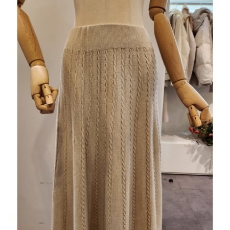 밑단 태슬 꽈배기 니트스커트