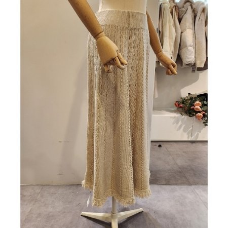 밑단 태슬 꽈배기 니트스커트