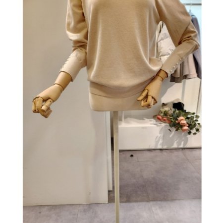 넥라인 진주장식 니트