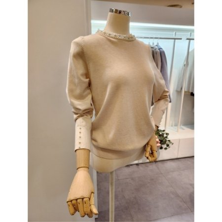 넥라인 진주장식 니트