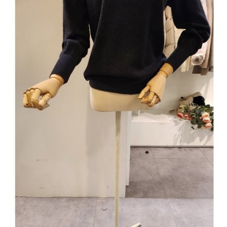 프릴 포인트 반목 니트