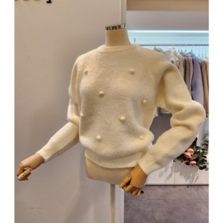 방울 장식 라운드넥 니트