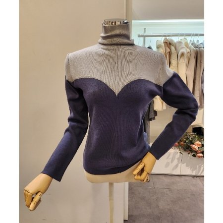 비쥬장식 레이어드 배색 폴라니트