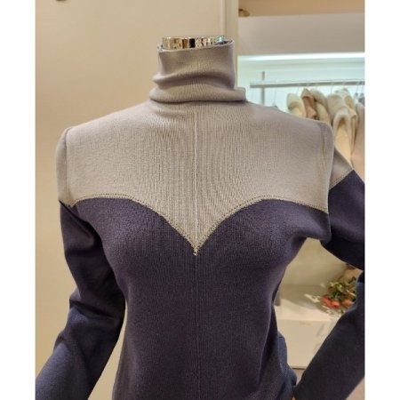 비쥬장식 레이어드 배색 폴라니트