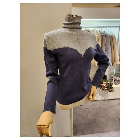 비쥬장식 레이어드 배색 폴라니트