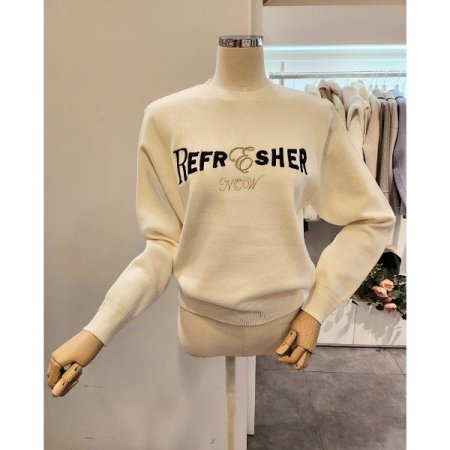 영어 레터링 라운드넥 니트