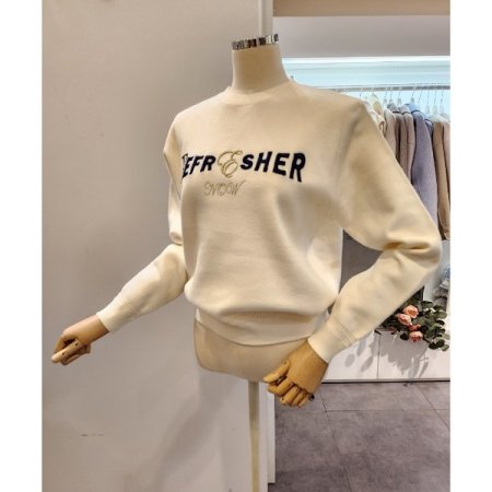 영어 레터링 라운드넥 니트