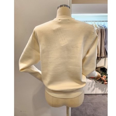 영어 레터링 라운드넥 니트