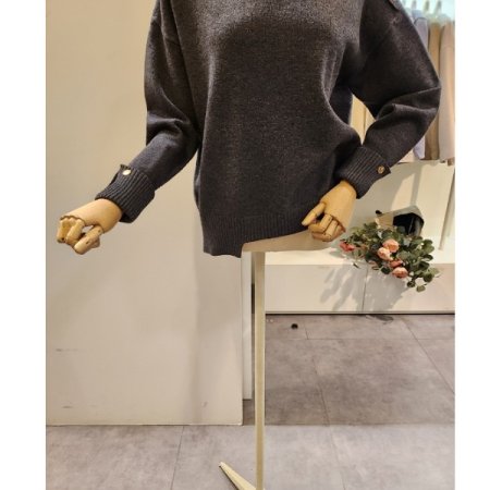 숄더 장식 폴라 니트