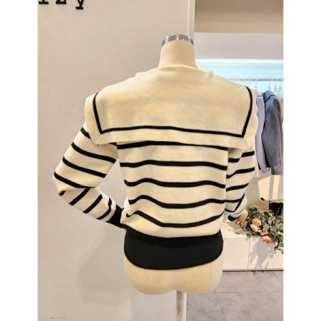 어깨숄 스트라이프 니트