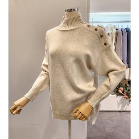 양 트임 숄더 장식 폴라니트