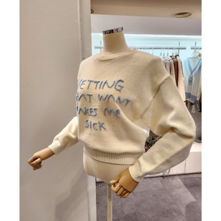 영어 레터링 라운드넥 니트