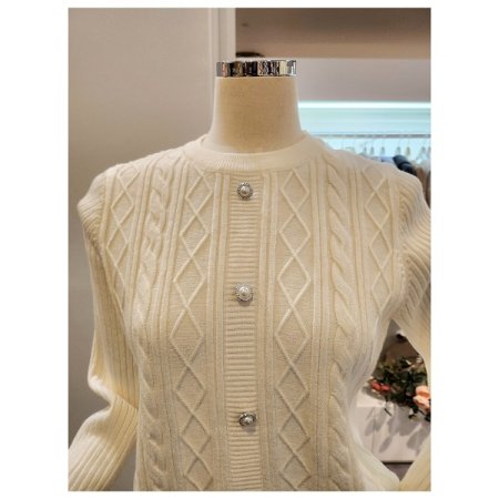 진주 장식 다이아패턴 니트