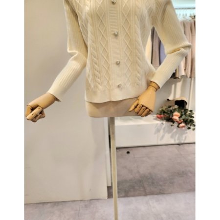 진주 장식 다이아패턴 니트