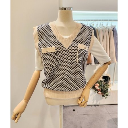 브이넥 배색 패턴 니트 조끼