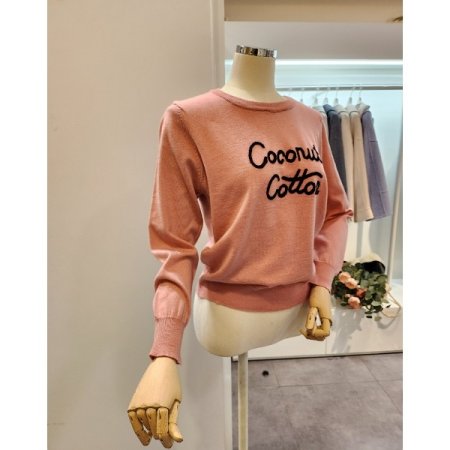 라운드넥 심플 레터링 니트