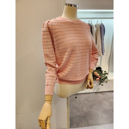 어깨 핀턱 배색 니트