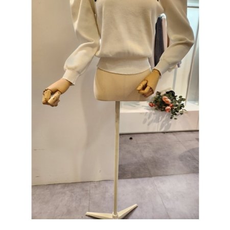 어깨 핀턱 퍼프 배색 니트