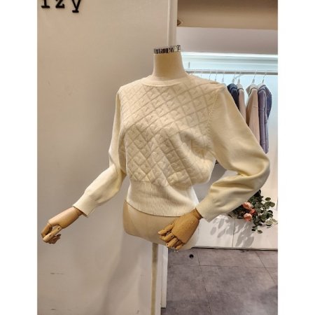 다이아 패턴 라운드넥 니트