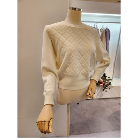 다이아 패턴 라운드넥 니트