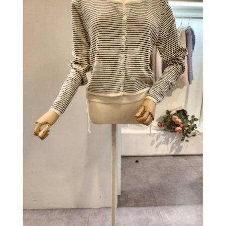 양 스트링 스트라이프 니트