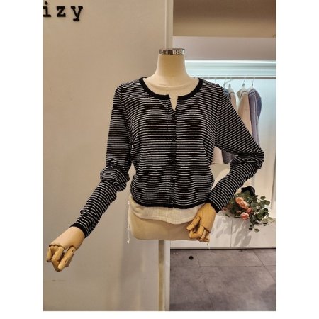 양 스트링 스트라이프 니트