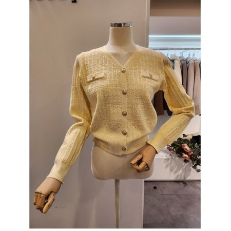 브이넥 금장 단추 가디건