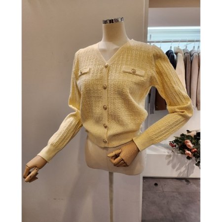 브이넥 금장 단추 가디건