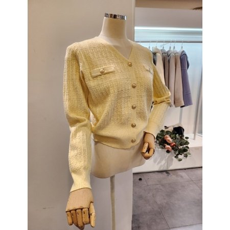 브이넥 금장 단추 가디건