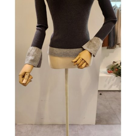 배색 카라 골지 니트