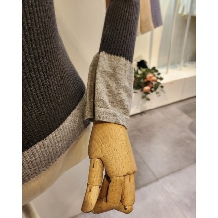 배색 카라 골지 니트