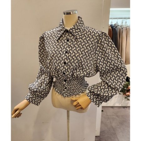 스모크 포인트 패턴 블라우스