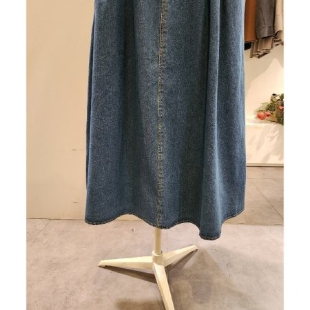 뒷 밴딩 핀턱 데님 스커트