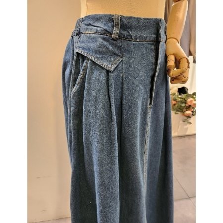 뒷 밴딩 핀턱 데님 스커트