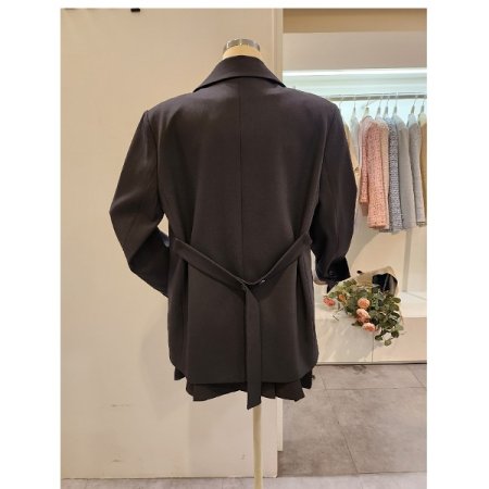 뒷 비죠 하프 자켓