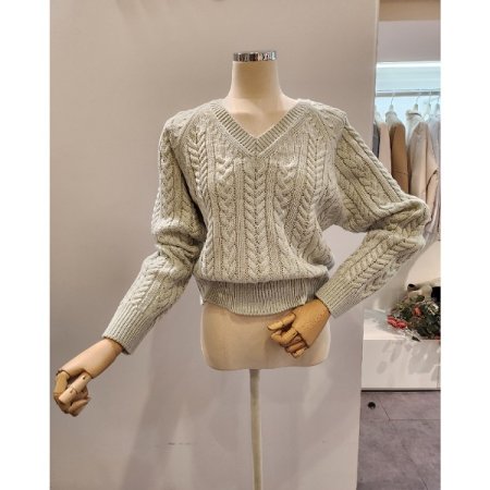 브이넥 꽈배기 숏 니트