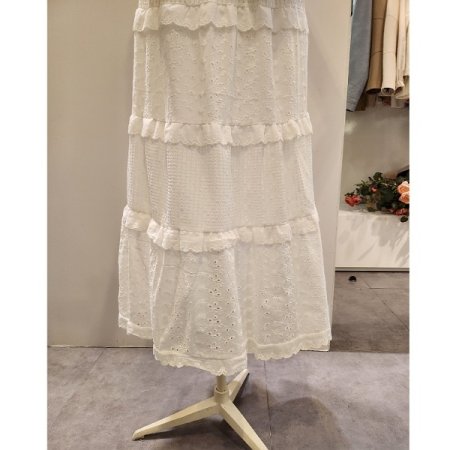 펀칭 레이스 롱 스커트