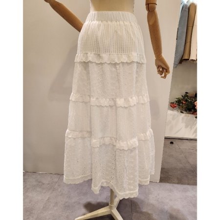 펀칭 레이스 롱 스커트