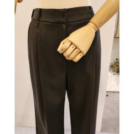 뒷밴딩 핀턱 와이드핏 슬랙스