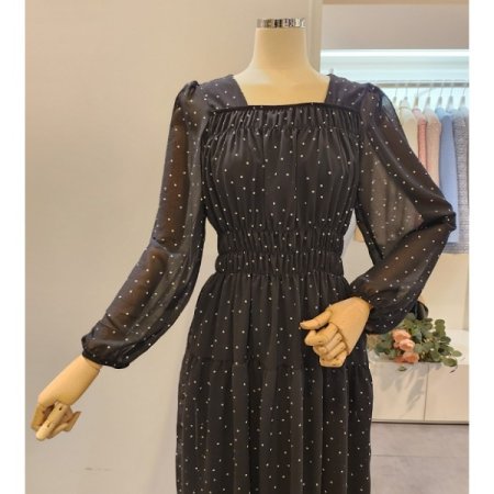 스퀘어넥 도트 셔링 원피스