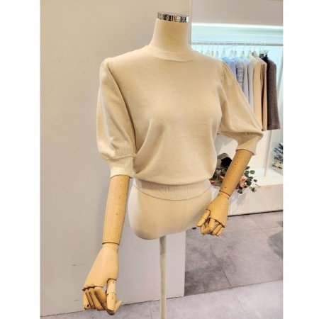 퍼프 소매 라운드넥 니트