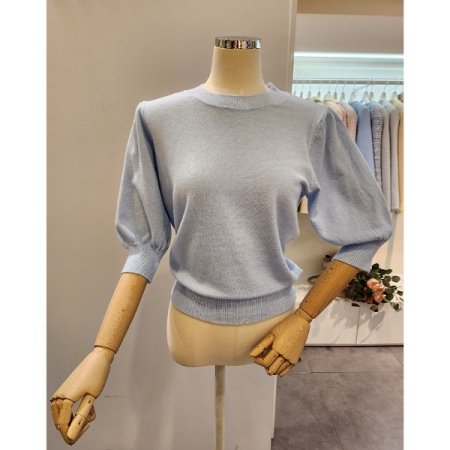 퍼프 소매 라운드넥 니트